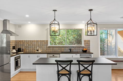Adelaide Hills Retreats - Darwin Holiday 23