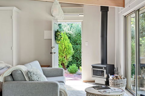 Adelaide Hills Retreats - Darwin Holiday 20