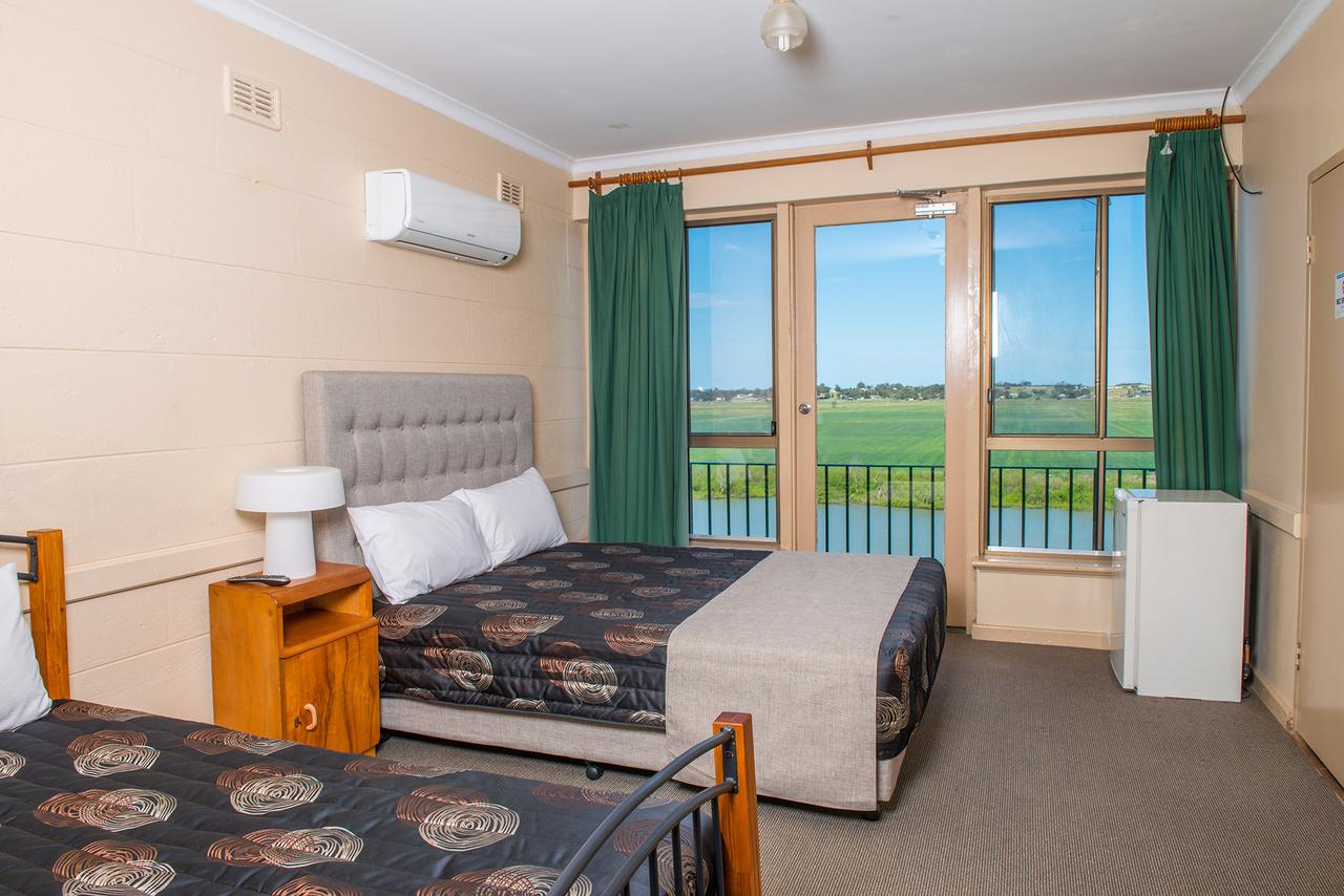 Tailem Bend SA Darwin Holiday