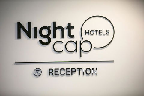 Nightcap At Exeter Hotel - Darwin Holiday 9