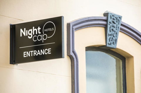 Nightcap At Exeter Hotel - Darwin Holiday 19