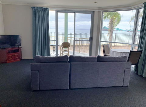 Hilton Beachfront Motel - Darwin Holiday 7