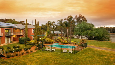 Clare Country Club - Darwin Holiday 0