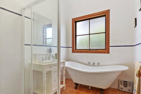 The Log Cabin - 47 Jetty Road - Darwin Holiday 3