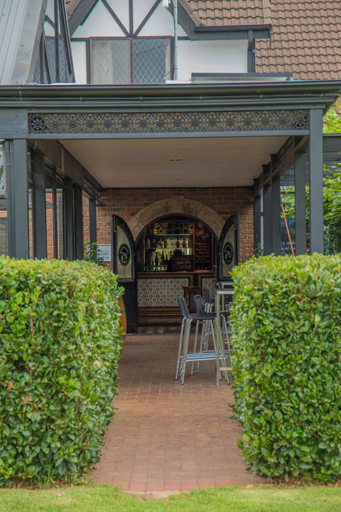 Mick O\'Sheas - Darwin Holiday 40