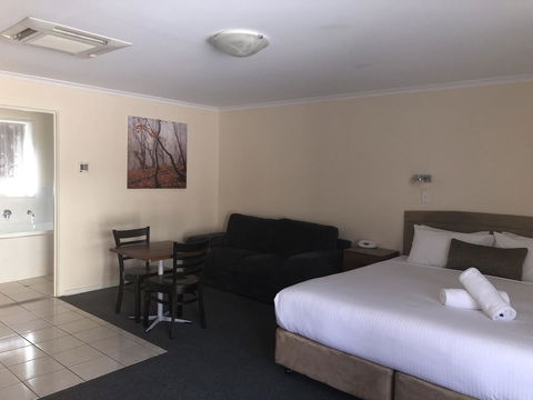 Clare Central - Darwin Holiday 4