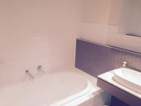 Breakwater Apartment - Darwin Holiday 15