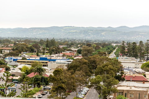 Beachside Luxury & Comfort, Ocean Views In Glenelg - Darwin Holiday 30