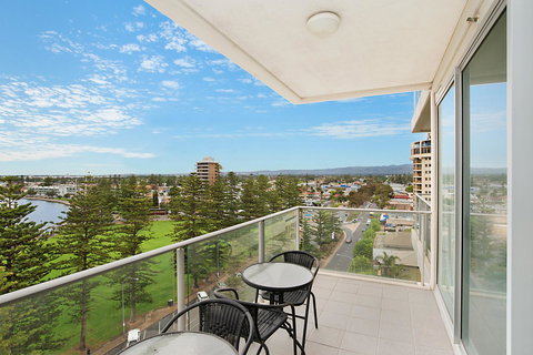 Beachside Luxury & Comfort, Ocean Views In Glenelg - Darwin Holiday 23