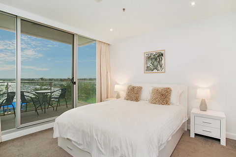 Beachside Luxury & Comfort, Ocean Views In Glenelg - Darwin Holiday 12