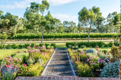 OXENBERRY FARM - Darwin Holiday 16