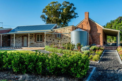 OXENBERRY FARM - Darwin Holiday 6