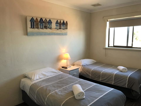 Robetown Motor Inn & Apartments - Darwin Holiday 12