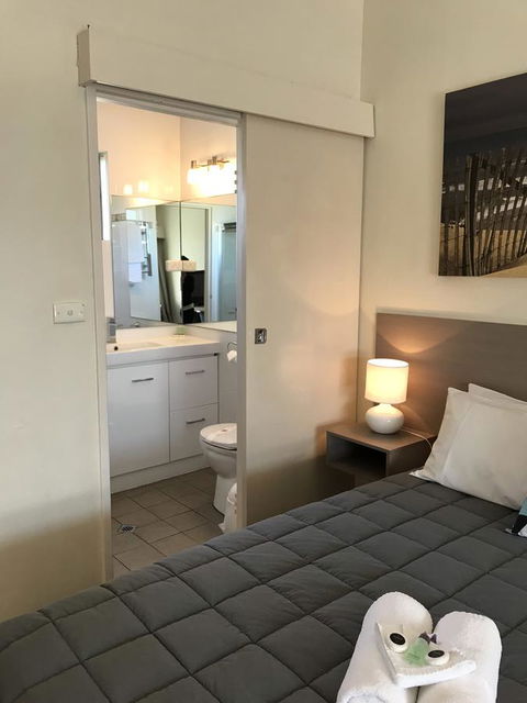 Robetown Motor Inn & Apartments - Darwin Holiday 10