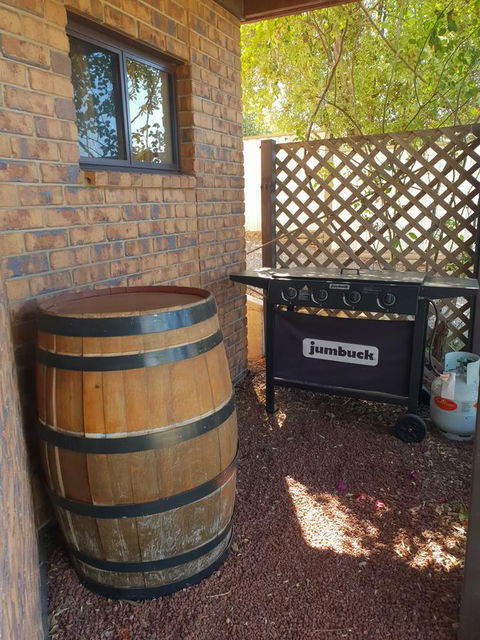 Barossa Valley Studio - Darwin Holiday 8