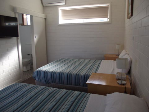 Guichen Bay Motel - Darwin Holiday 2