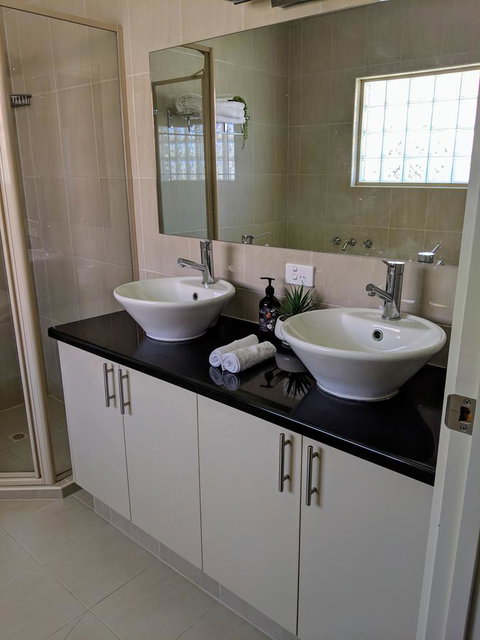 Ochre Point Beach House On Moana Seafront - Darwin Holiday 10