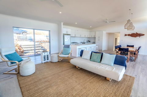 Middle River Beach House, Western House - Darwin Holiday 6