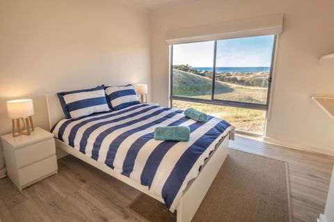 Middle River Beach House, Western House - Darwin Holiday 9