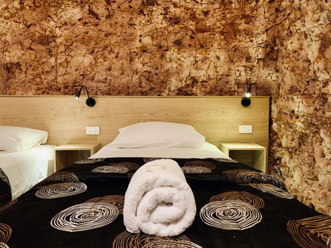 The Lookout Cave Underground Motel - Darwin Holiday 2