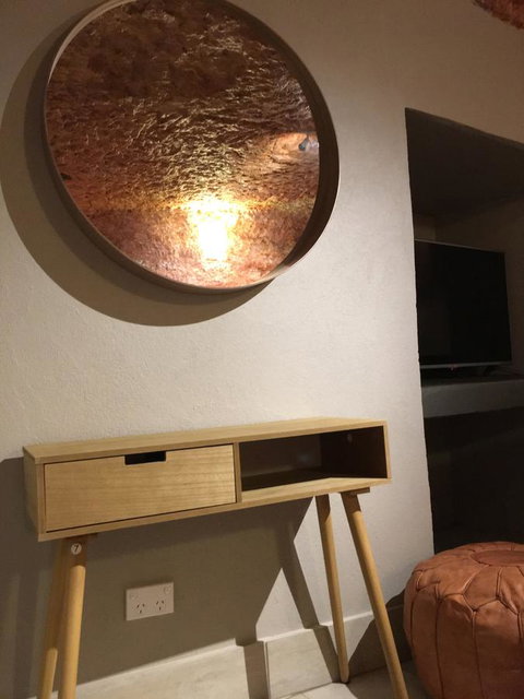 The Lookout Cave Underground Motel - Darwin Holiday 10