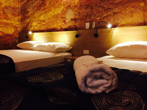 The Lookout Cave Underground Motel - Darwin Holiday 28