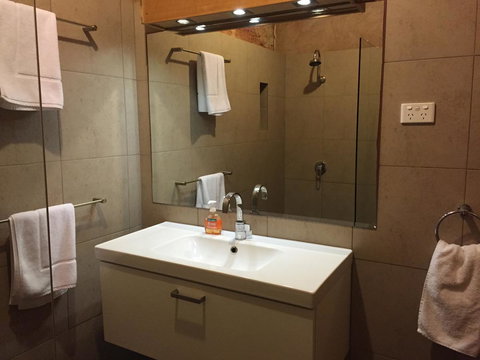 The Lookout Cave Underground Motel - Darwin Holiday 30