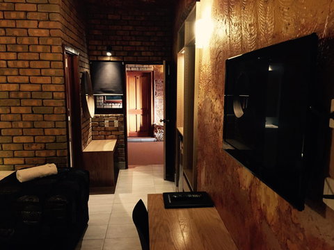 The Lookout Cave Underground Motel - Darwin Holiday 33