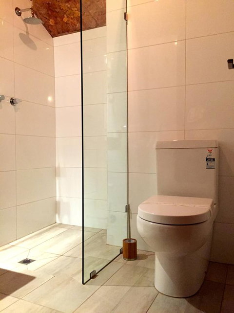 The Lookout Cave Underground Motel - Darwin Holiday 38