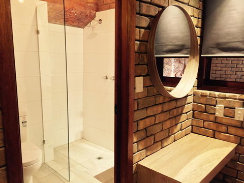 The Lookout Cave Underground Motel - Darwin Holiday 32