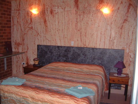Radeka Downunder Underground Motel - Darwin Holiday 1