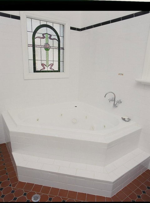 Clare Valley Heritage Retreat - Darwin Holiday 8