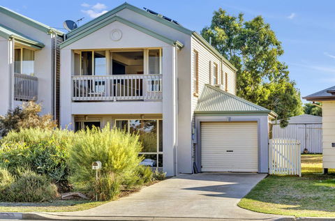 The Lighthouse - Port Willunga - C21 SouthCoast Holidays - Darwin Holiday 0