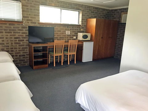 Lake Albert Motel - Darwin Holiday 43