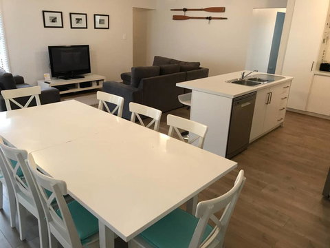 Moontana - Darwin Holiday 4