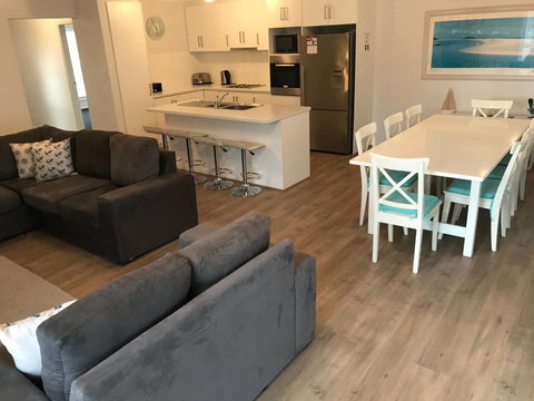 Moontana - Darwin Holiday 3