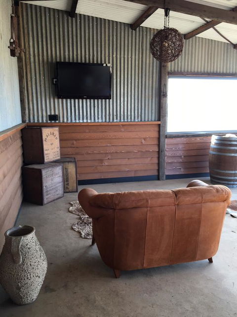 Bukirk Glamping & Fancy Coops - Darwin Holiday 28