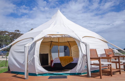 Bukirk Glamping & Fancy Coops - Darwin Holiday 3