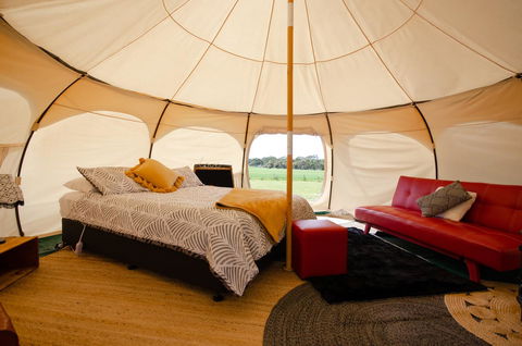 Bukirk Glamping & Fancy Coops - Darwin Holiday 2