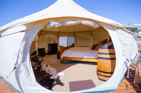 Bukirk Glamping & Fancy Coops - Darwin Holiday 10