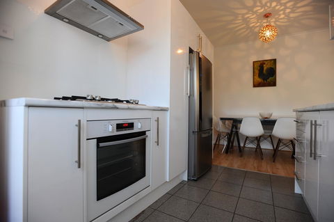 Glenelg Holiday Apartments-The Broadway - Darwin Holiday 3