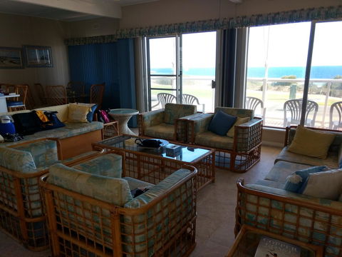 Seafront Shack - Darwin Holiday 12