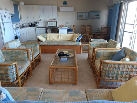 Seafront Shack - Darwin Holiday 7