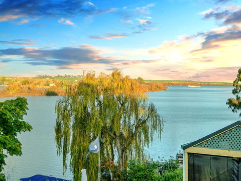 Muse On The Murray - Darwin Holiday 20