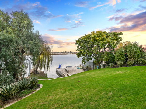 Muse On The Murray - Darwin Holiday 11