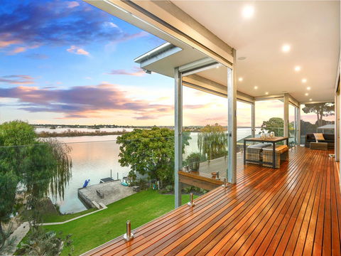 Muse On The Murray - Darwin Holiday 19