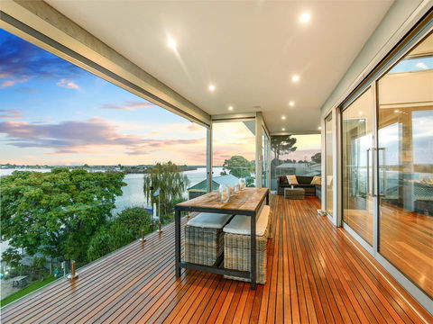 Muse On The Murray - Darwin Holiday 17