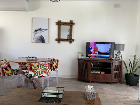 Sunshine Four - Darwin Holiday 4