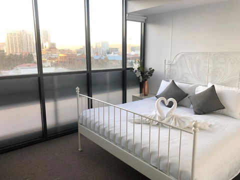 CENTRAL ESCAPE 2 BEDROOM @ ADELAIDE CBD - Darwin Holiday 2