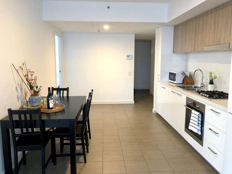 CENTRAL ESCAPE 2 BEDROOM @ ADELAIDE CBD - Darwin Holiday 6